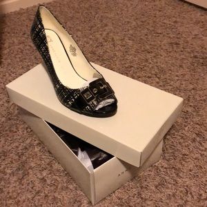 Women’s Anne Klein Heels Black White 7.5